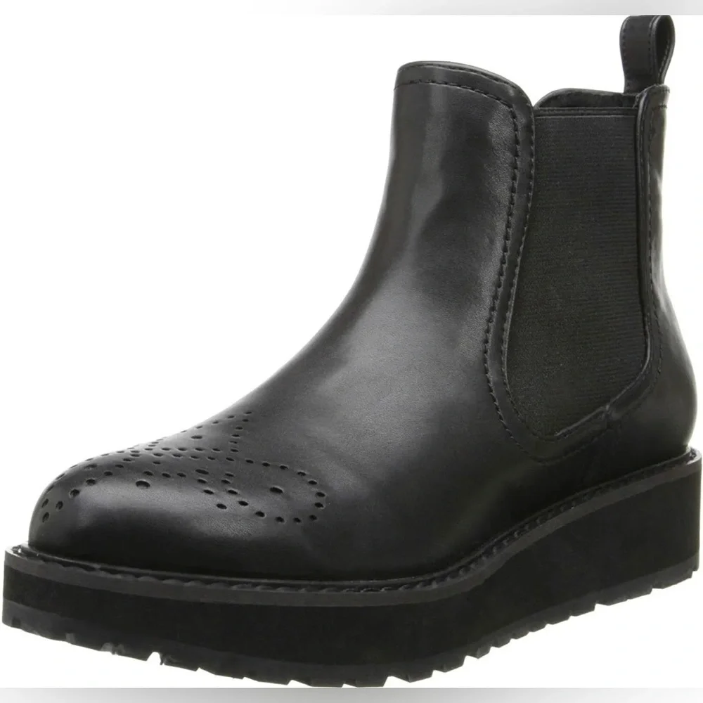 Zaria Black Platform Boot Size 10 Gothic DV by Dolce Vita